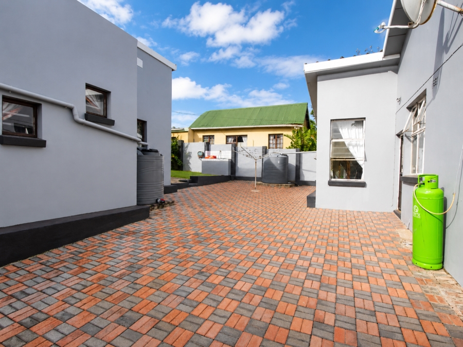 To Let 7 Bedroom Property for Rent in Humansdorp Eastern Cape
